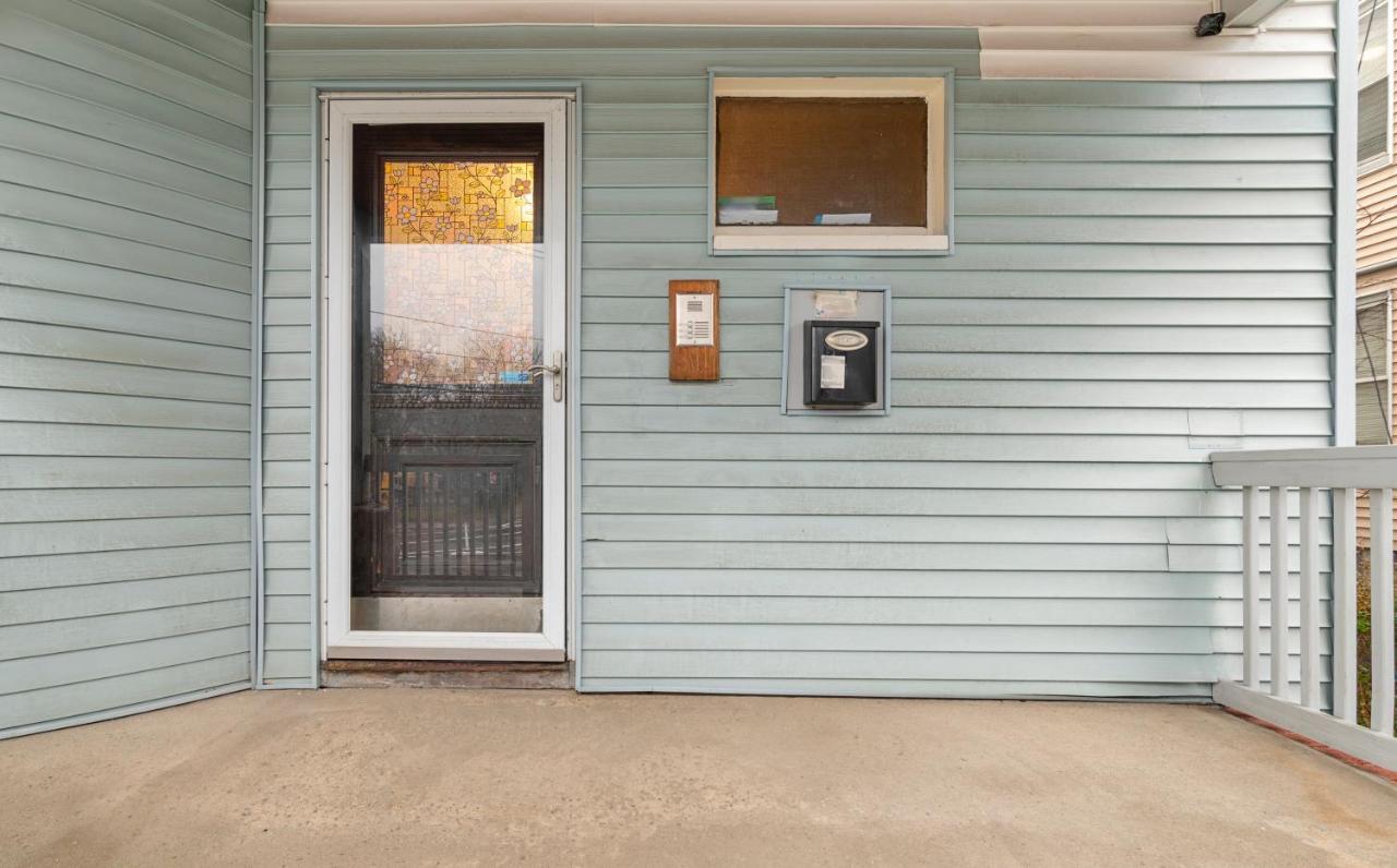 Bright & Spacious 2Br Apartment, Mins From Downtown Boston, Parking Exterior photo